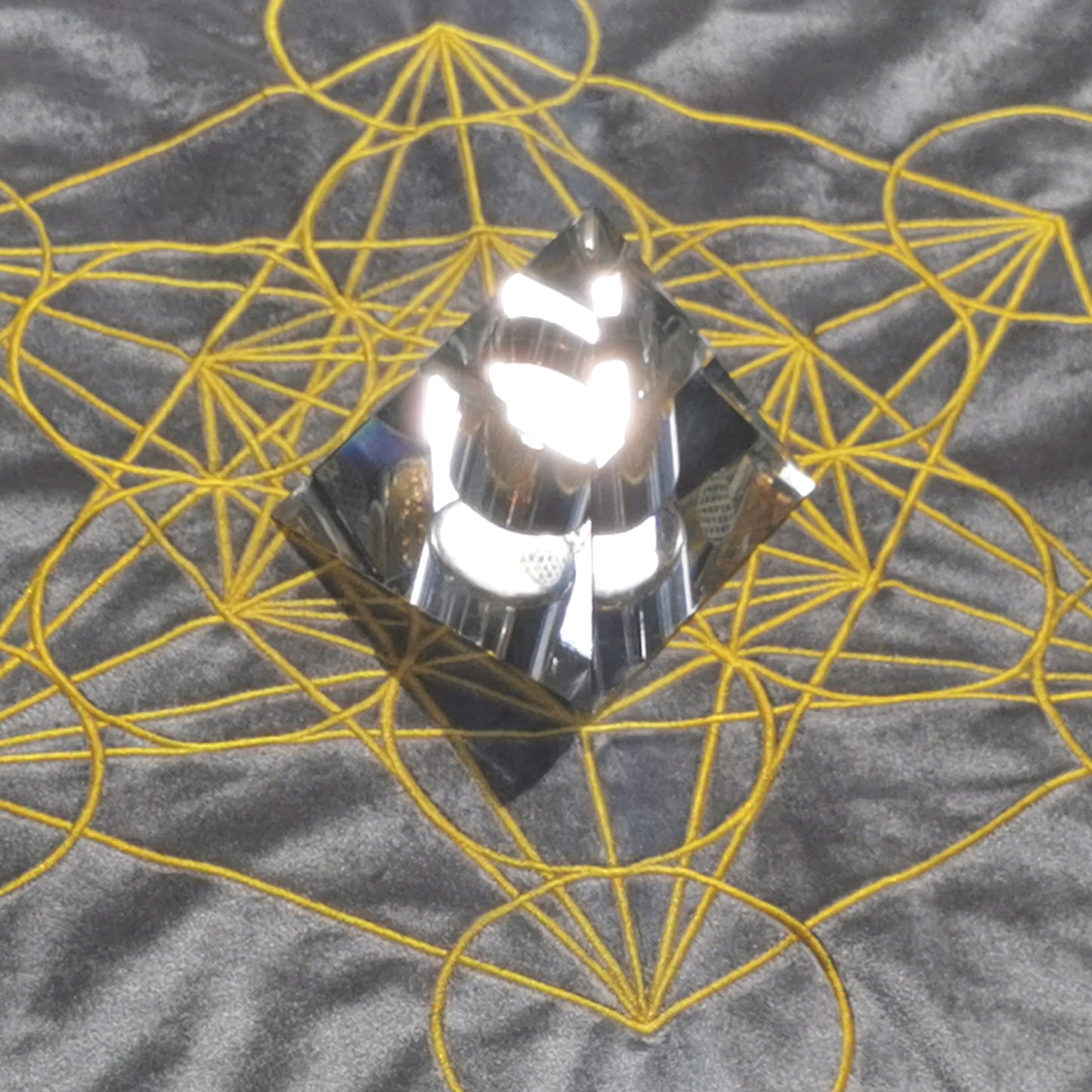 i-Geo Silver Metatron Mat for Crystals and i-Xing Pyramid