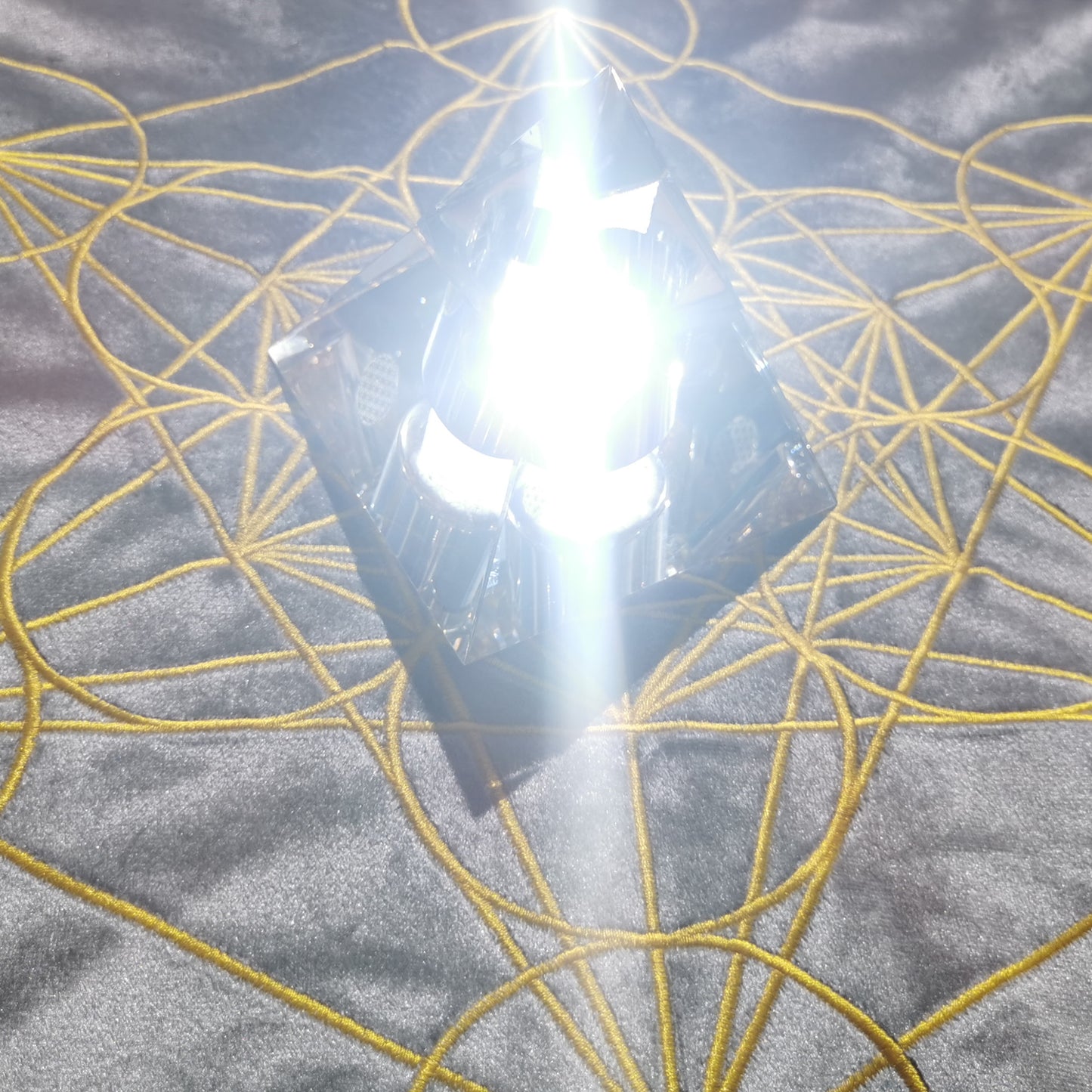 i-Geo Silver Metatron Mat for Crystals and i-Xing Pyramid